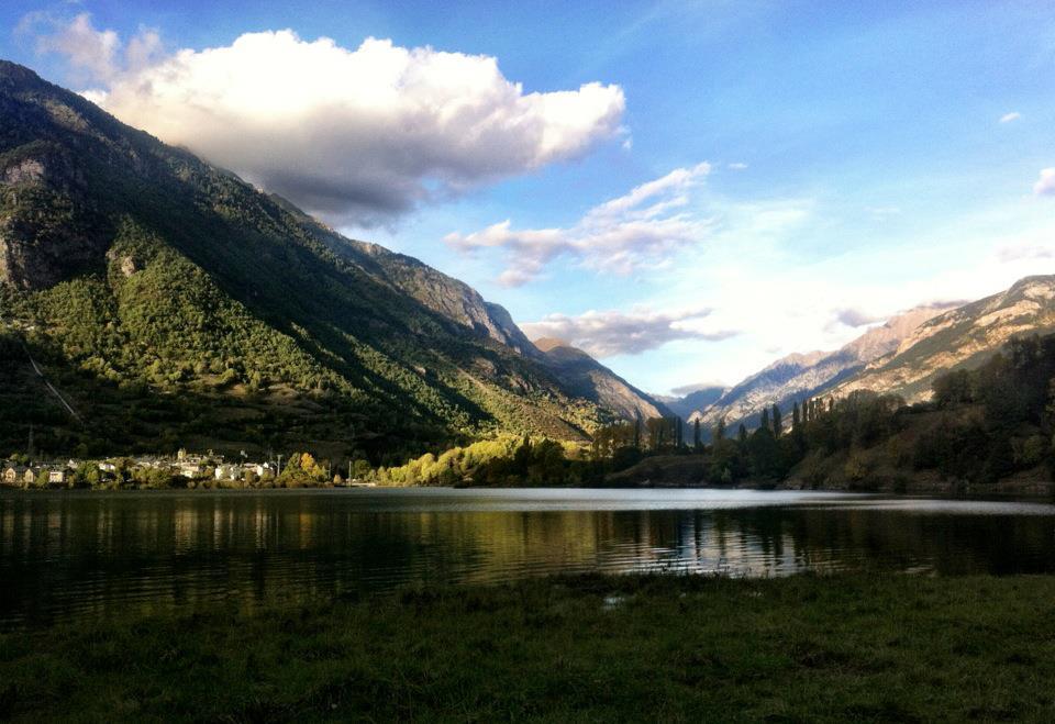 Bpirineos-Las Plazas Бенаске Екстер'єр фото