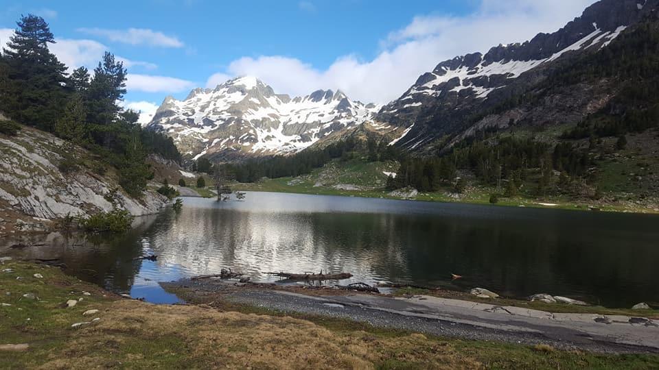 Bpirineos-Las Plazas Бенаске Екстер'єр фото